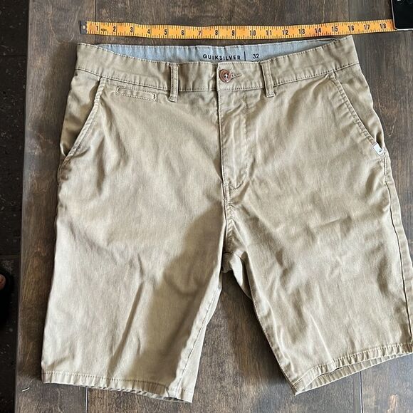 Quicksilver Khaki Straight Fit shorts Sz-32 - Picture 3 of 11